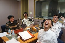 手前左から東京03飯塚、東京03角田。奥左から浜野謙太、東京03豊本。(c)NHK