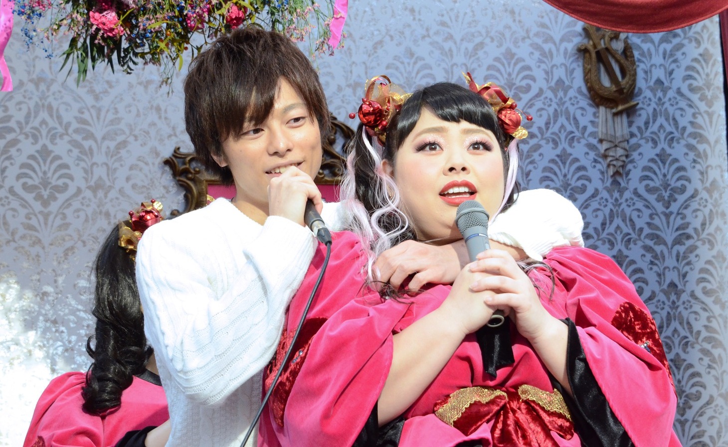 「ミスター東大コンテスト2016」グランプリの田端一登さんに告白される渡辺直美。