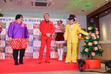 （手前左から）メイプル超合金、怪盗ナゲッツ。