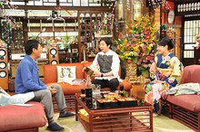 （左から）明石家さんま、今田耕司、井上真央。(c)関西テレビ