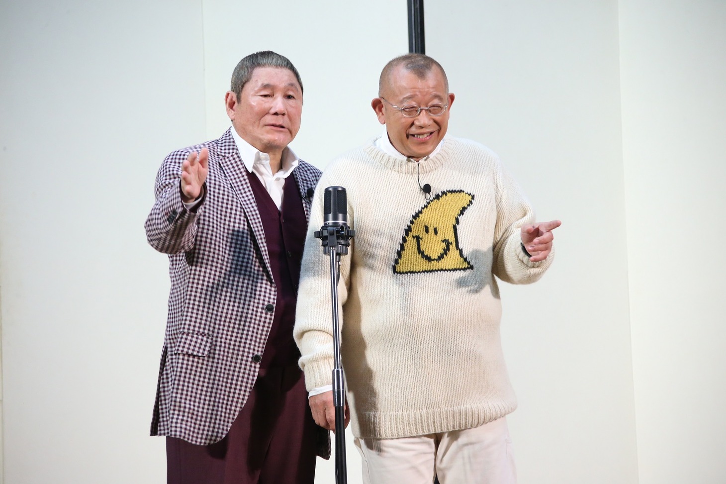 左からビートたけし、笑福亭鶴瓶。(c)テレビ東京