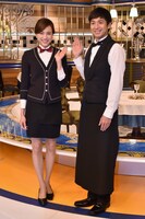 チュートリアル徳井（右）、笹川友里TBSアナウンサー（左）。