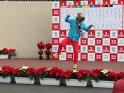 「ウマさん応援大会」で会場を盛り上げる永野。