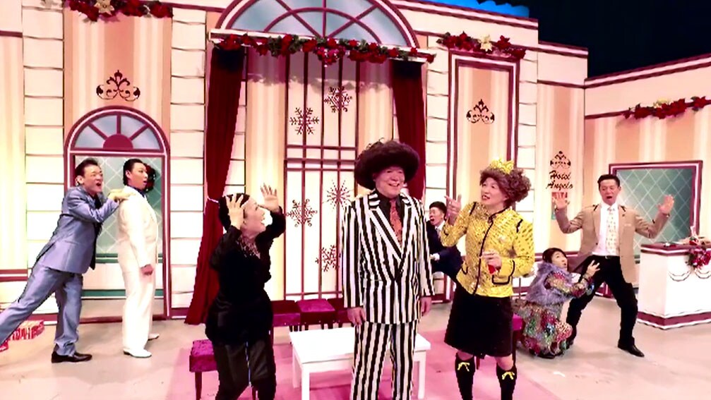 新喜劇メンバーが「マネキンチャレンジ」クリスマス仕様でパフォーマンス