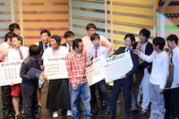 結果発表中の様子。