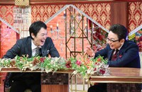 左から古舘伊知郎、千原ジュニア。(c)テレビ東京