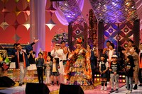 「新春スペシャル！オールスター家族対抗歌合戦」のワンシーン。(c)BSフジ