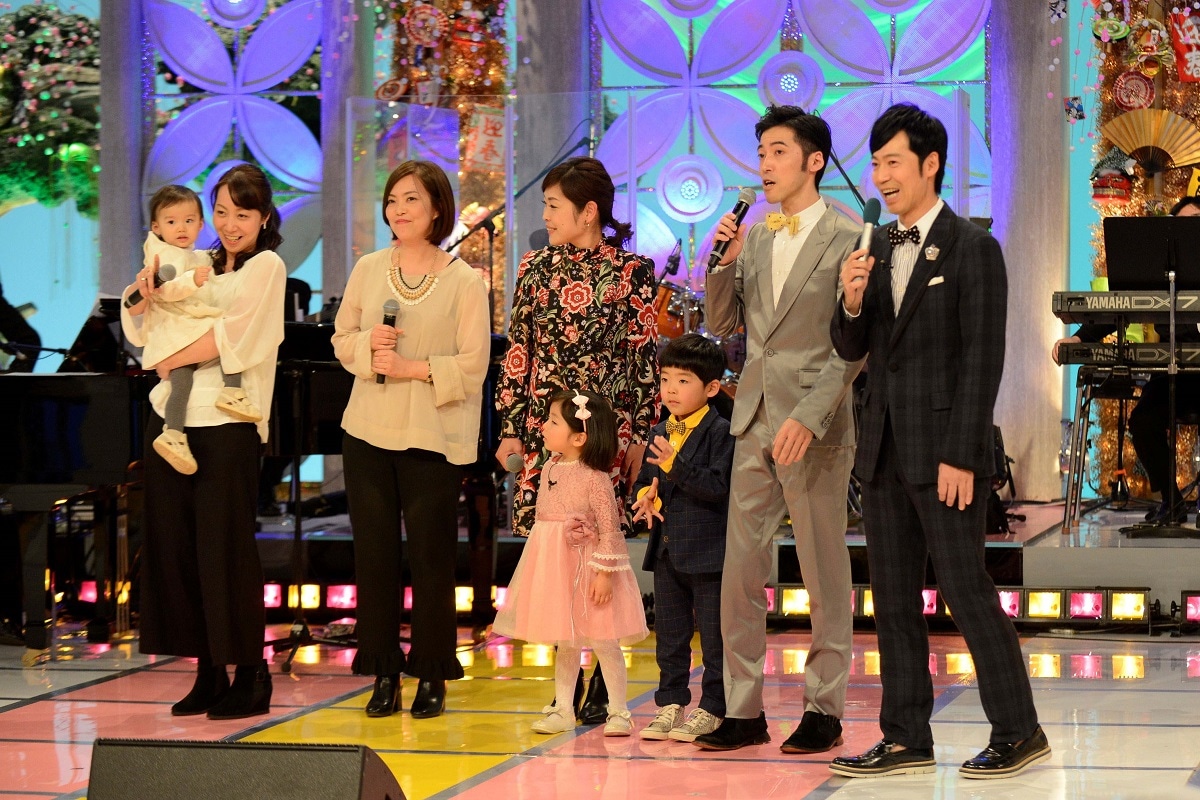 「新春スペシャル！オールスター家族対抗歌合戦」のワンシーン。(c)BSフジ