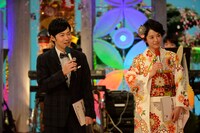 左から東貴博、手塚真生。(c)BSフジ