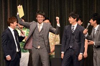 持ちギャグ「ぱや～ん」を久々に披露するコマンダンテ安田。