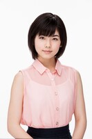 「オールザッツ漫才2016」アシスタントの小芝風花。