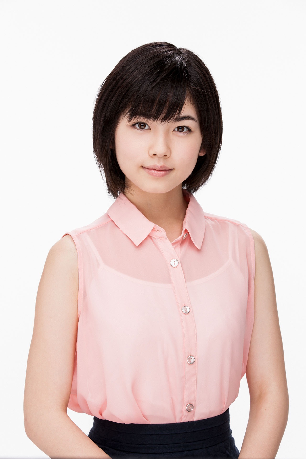 「オールザッツ漫才2016」アシスタントの小芝風花。