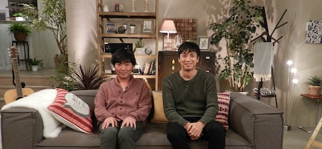 （左から）スピードワゴン小沢、チュートリアル徳井。(c)ABC