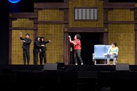 レキシ、峯田和伸を交えたコントの様子。（撮影：キクチサトル）