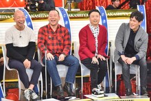 左からバイきんぐ、次長課長。(c)MBS