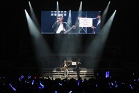 「Hello! Project COUNTDOWN PARTY 2016 ～GOOD BYE & HELLO!～」の様子。（写真提供：アップフロント）
