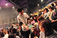 「アキナ・和牛・アインシュタインのカウントダウンライブ in Zepp Namba ～アキナ牛シュタイン初の年越しだよっ！～」の様子。