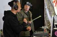 ラップに挑戦するロンドンブーツ1号2号・田村淳（右）。(c)MBS