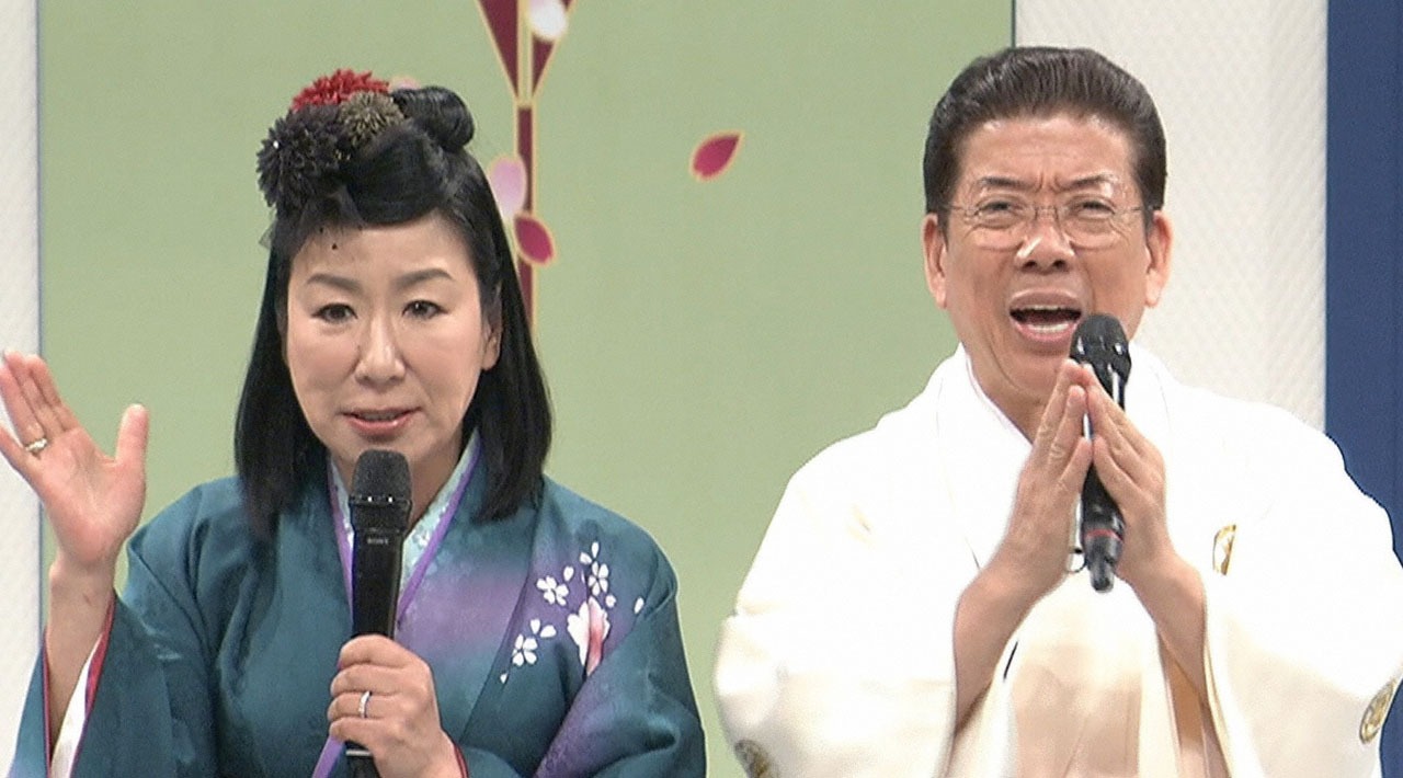 「春一番！笑売繁盛」司会のハイヒール・リンゴと西川きよし（左から）。(c)MBS