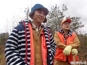 有吉弘行と弟の隆浩さん（右）。