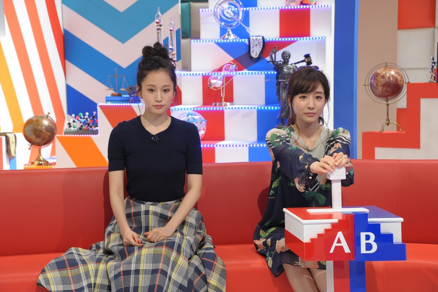 （左から）前田敦子、田中みな実。(c)テレビ朝日