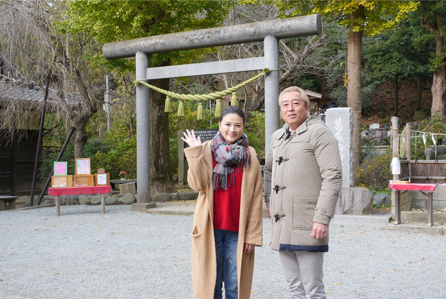 「極上空間 ～小さなクルマ、大きな未来。～」に出演するガダルカナル・タカ、島崎和歌子（左）。(c)BS朝日