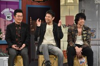 左から中野量太、品川庄司。(c)読売テレビ