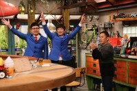 「おかべろ」に出演する銀シャリとナインティナイン岡村。(c)関西テレビ