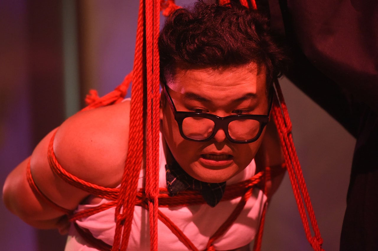 とろサーモン久保田が縛られなじられ乳首で感じるロマンポルノ予告編おまけ