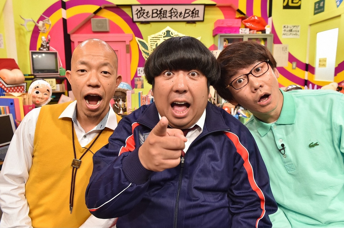 「万年B組ヒムケン先生」に出演する（左から）バイきんぐ小峠、バナナマン日村、三四郎・小宮。(c)TBS