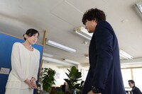 ドラマ「増山超能力師事務所」のワンシーン。(c)読売テレビ