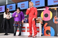 メイプル超合金と笹川友里TBSアナウンサー（左）。