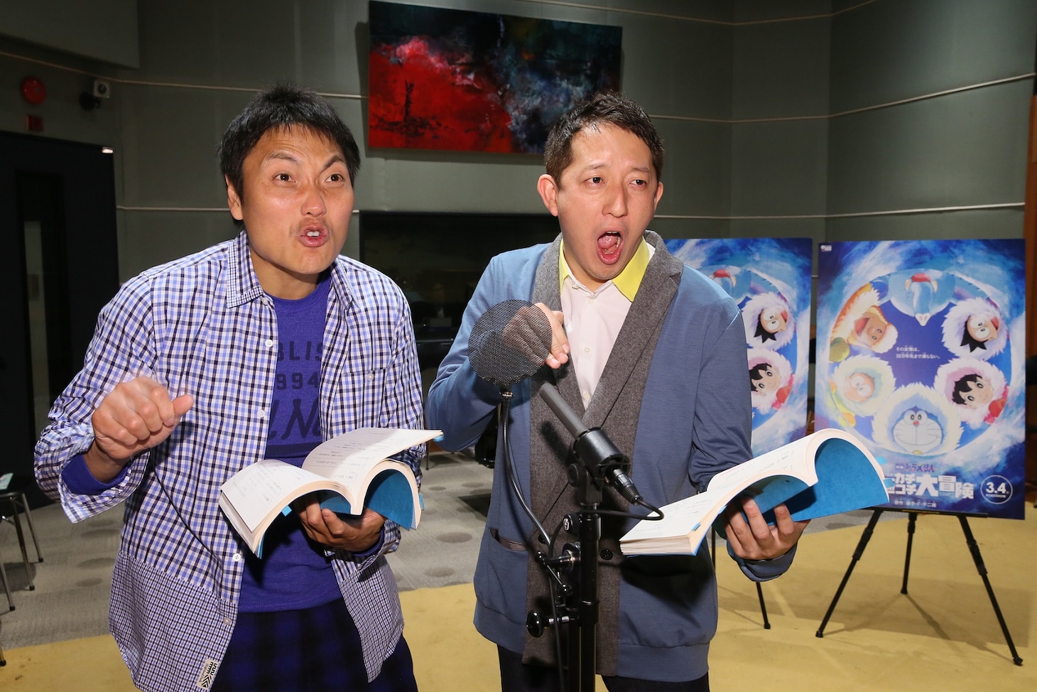 ゲスト声優として参加するサバンナの八木真澄（左）と高橋茂雄（右）。