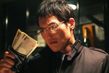 「新・ミナミの帝王 13～光と影～」より、千原ジュニア扮する萬田銀次郎。(c)関西テレビ
