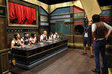 「桃色つるべ」にゲスト出演する藤崎マーケット（右）。(c)関西テレビ