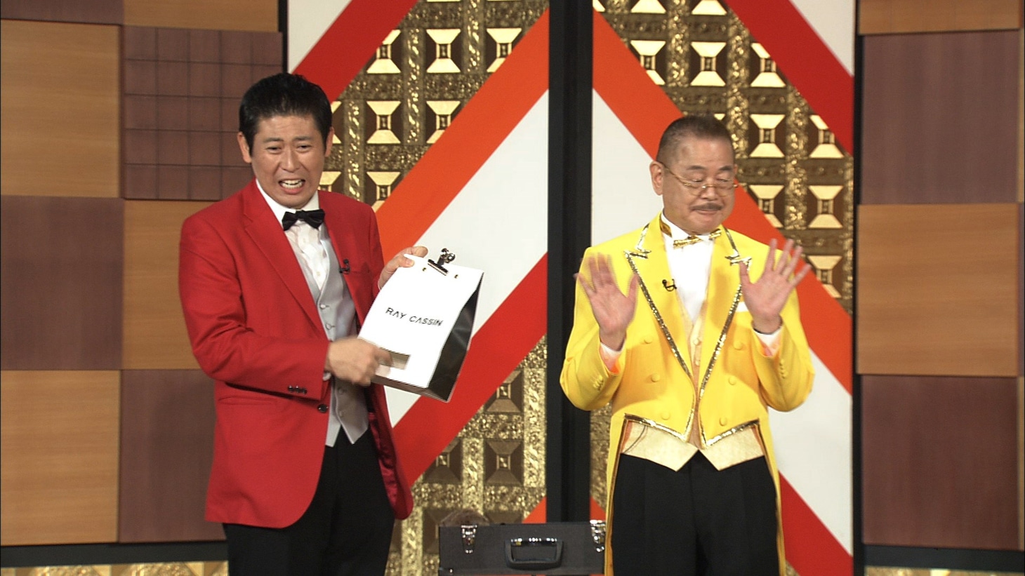 （左から）マギー審司、マギー司郎。(c)BS朝日