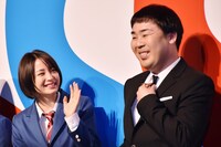 （左から）広瀬すず、フットボールアワー岩尾。