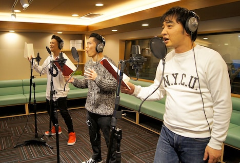 アフレコに臨むジャングルポケット。