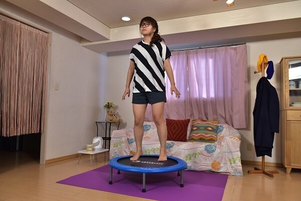 「相席スタートのゼビオ家トレメソッド」で公開中の動画のワンシーン。