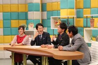 左から菊地亜美、千原ジュニア、陣内智則、石田純一。