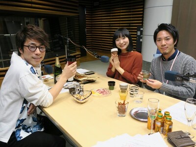 左からロンドンブーツ1号2号・田村淳、矢島里佳氏、小出悠人氏。(c)TOKYO FM