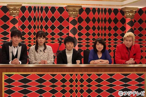 (左から)アンジャッシュ渡部、REINA、水上颯、石井てる美、メイプル超合金カズレーザー。