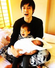 オジンオズボーン篠宮のInstagramより、篠宮と息子、娘。