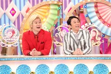 （左から）メイプル超合金カズレーザー、有吉弘行。(c)テレビ朝日