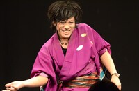 ピンネタを披露するぺこぱ松陰寺。