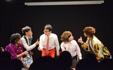 脳みそ夫考案のゲームに挑戦する（左から）ぺこぱ松陰寺、ザ・パーフェクト、脳みそ夫、ぺこぱシュウペイ。