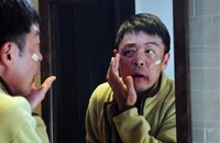 「バイプレイヤーズ～もしも6人の名脇役がシェアハウスで暮らしたら～」第3話のワンシーン。(c)「バイプレイヤーズ」製作委員会