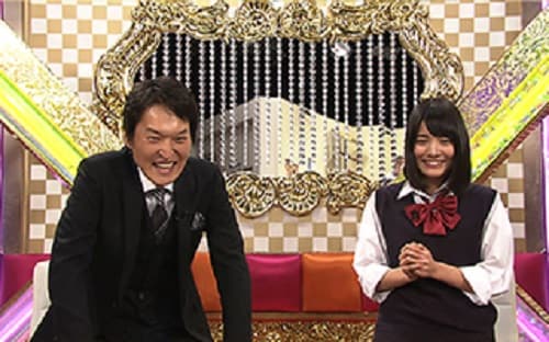 左から千原ジュニア、松永有紗。(c)日本テレビ