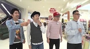 即興コントに挑戦するしずる(左から2人)とシソンヌ。