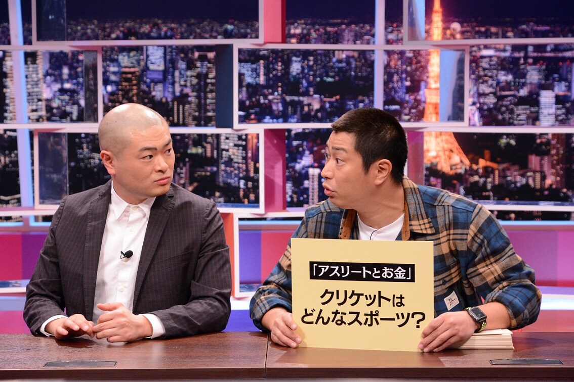 「採用！フリップNEWS」に出演するパンサー尾形（右）、あばれる君（左）。(c)CTV